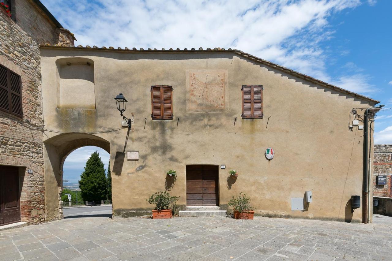 Noi2+2 Vacanze - App. Andrea Contignano Exteriör bild