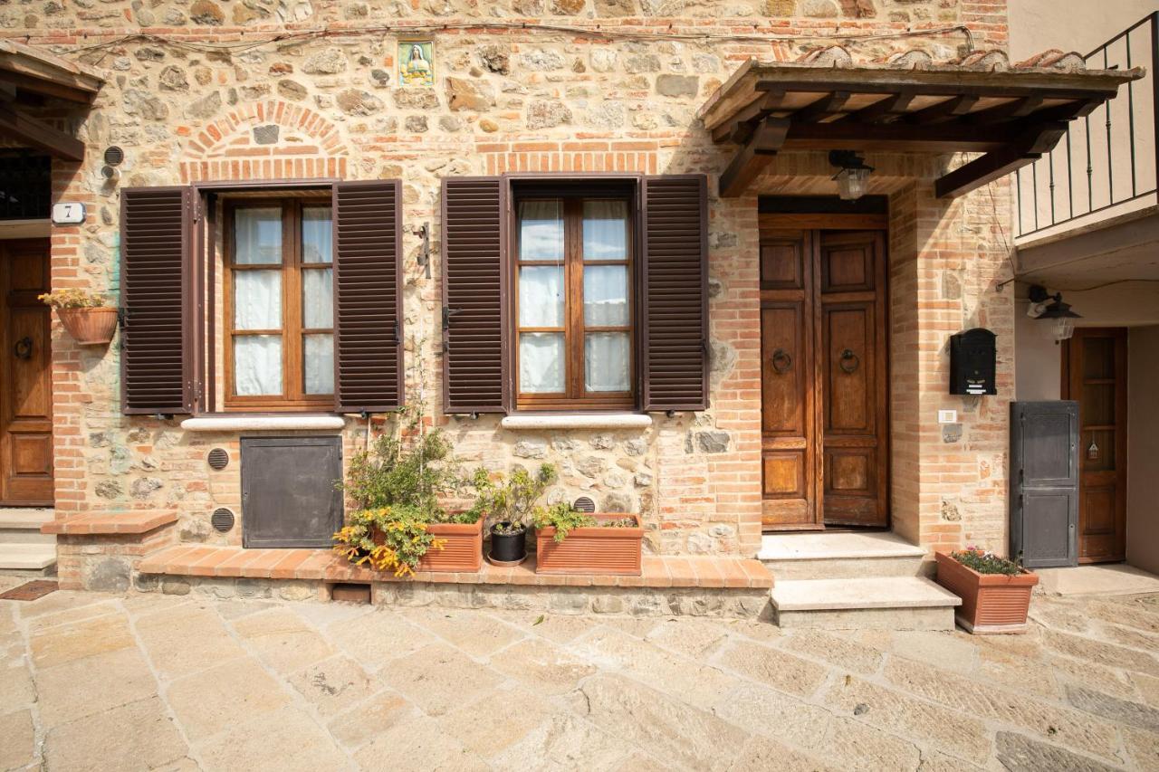 Noi2+2 Vacanze - App. Andrea Contignano Exteriör bild